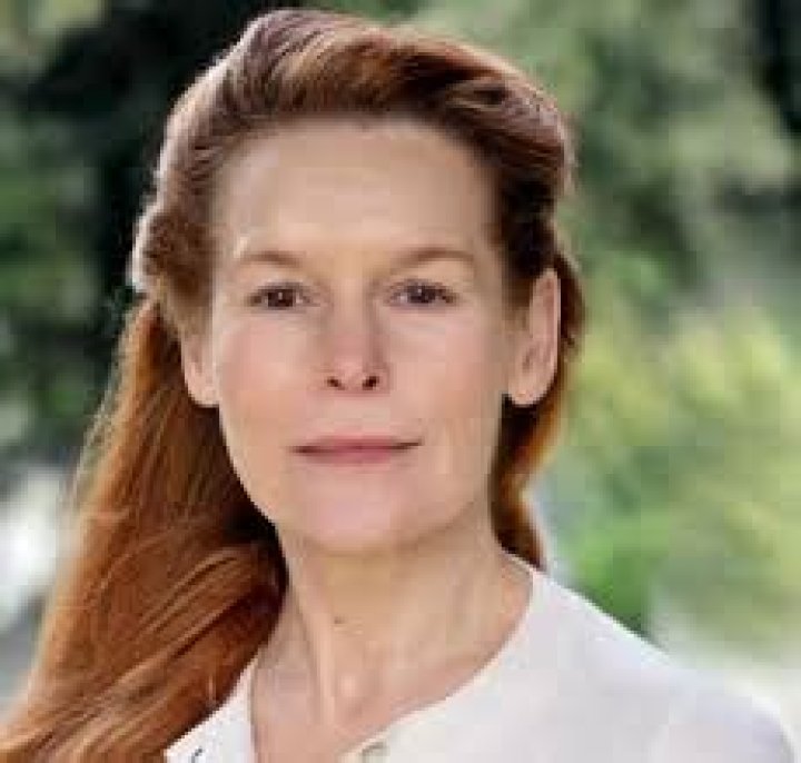 Alice Krige – Biography, Age, Husband, Movies & Net Worth