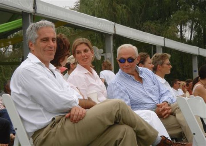 How did Les Wexner start his business?