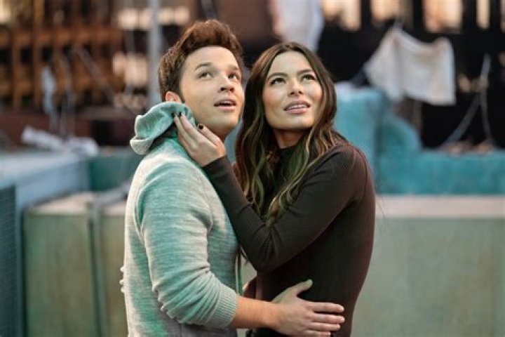 How Much Money Does Carly Ciarrocchi Make? Latest Carly Ciarrocchi Net Worth Income Salary