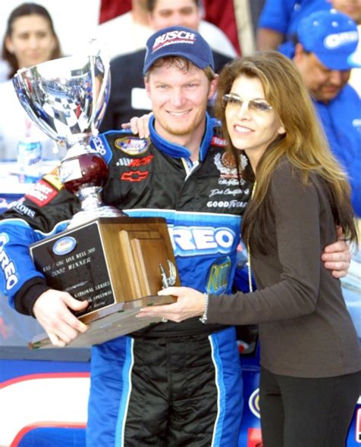 How Much Money Does Taylor Nicole Earnhardt Make? Latest Taylor Nicole Earnhardt Net Worth Income Salary