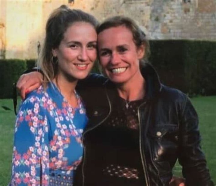 Jeanne Bonnaire-Hurt Age & Photos: How Old Is William Hurt Daughter?